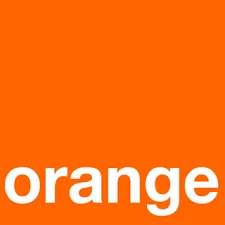 Africa photo — Logo de la marque Orange représenté par le mot « orange » en blanc sur un fond carré de couleur orange vif, symbole de l'identité visue